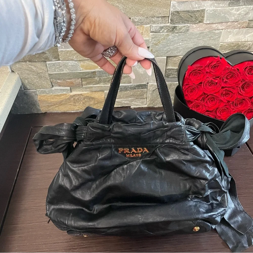 100% authentic Prada, antique bow bag, NAPA black leather ‼️PRICE DROP - Picture 4 of 10